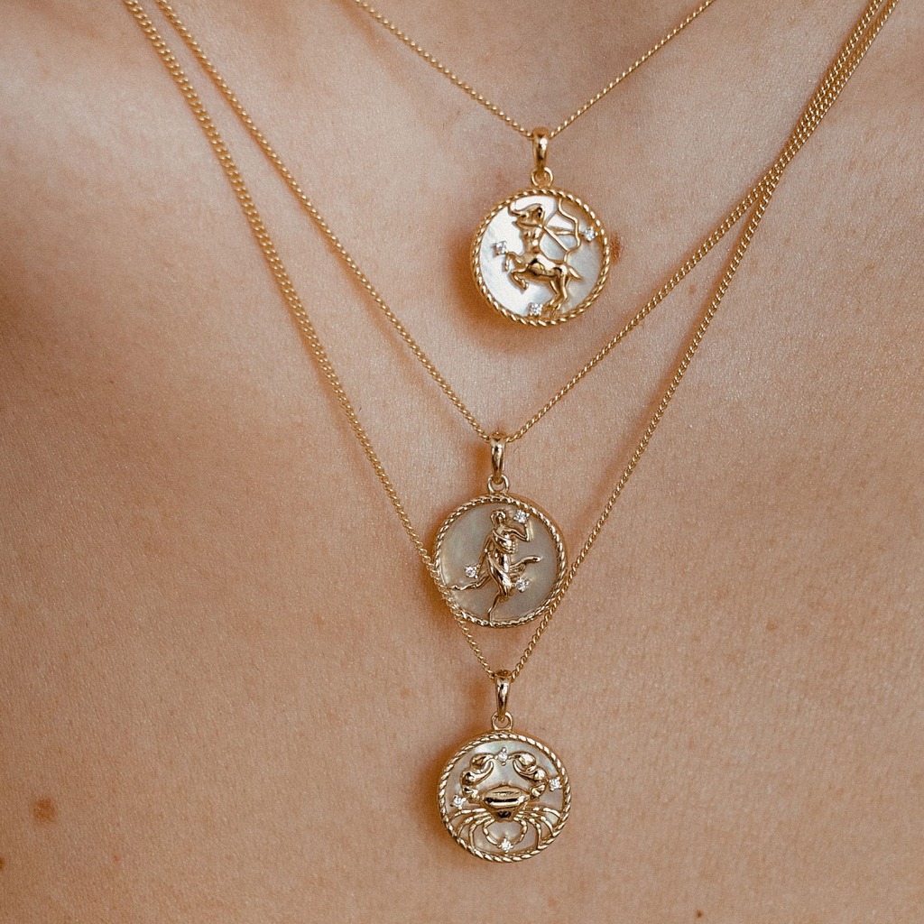 Coin Pendant Necklace Mother O - Coin Necklace Delicate recension och pris