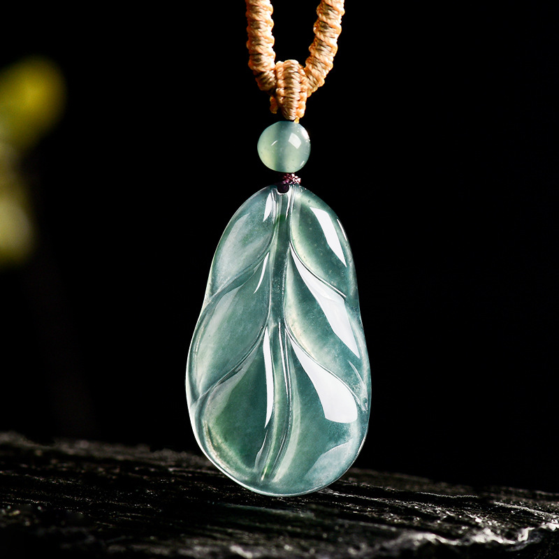 Myanmar Jadeite Leaf Pendant G - Women Accessories To Gift recension och pris